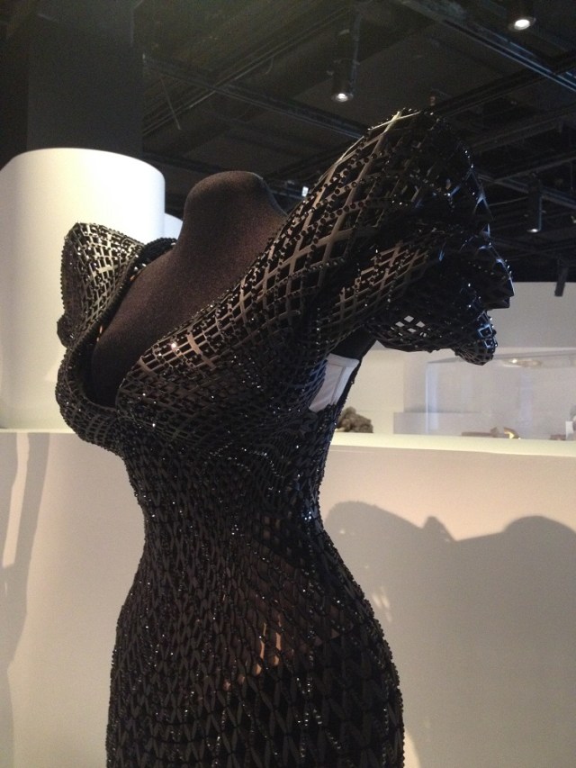 3d-printed-gown-2
