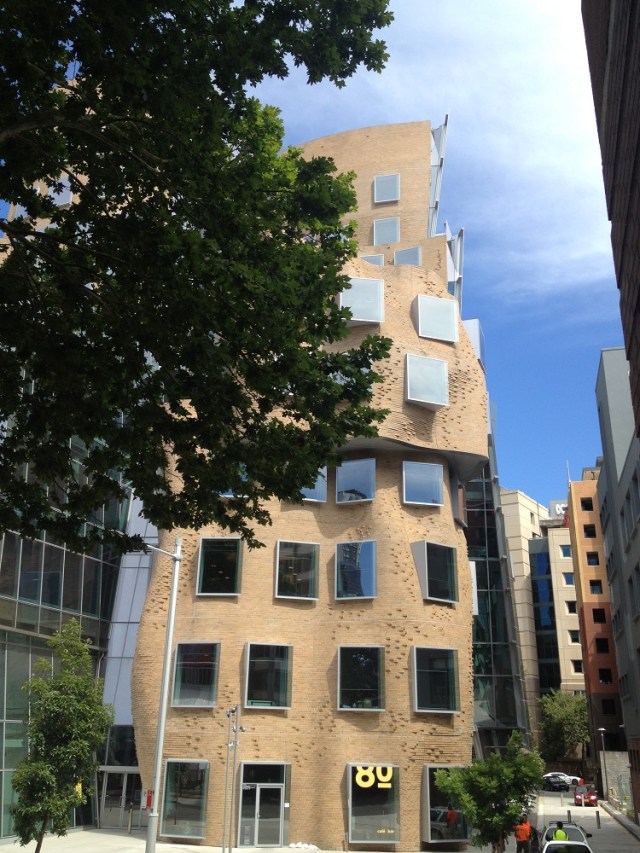 chau-chak-wing-building-1