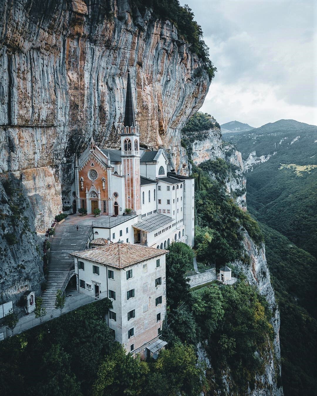 madonna-della-corona